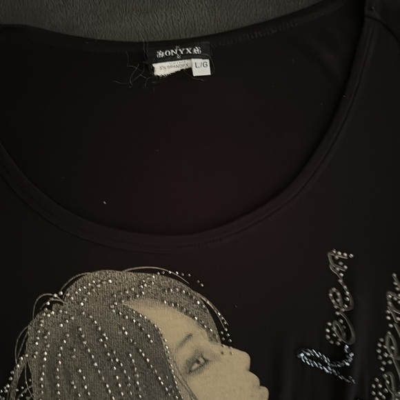 Black long sleeve top with ladies face on it - Picture 2 of 2